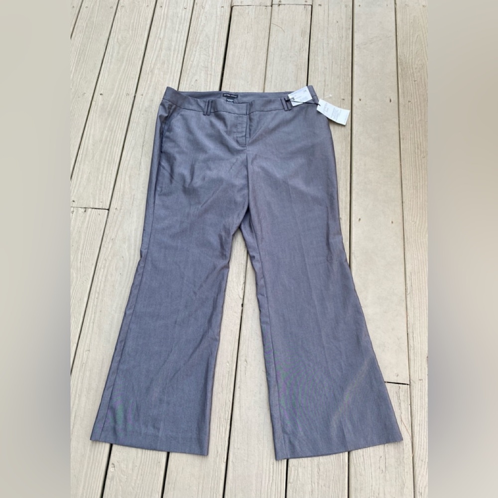 NWT N.Y. & Co. - Woman’s (city stretch luxe) high rise gray flare trousers, 18P…